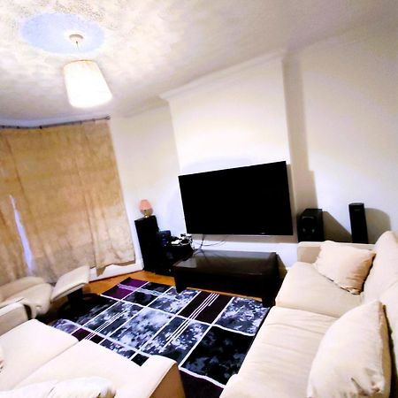 Edwardian 4 Bedrooms With 4 Bathrooms Townhouse, Next To Underground, Accommodates 10 People Londra Exterior foto