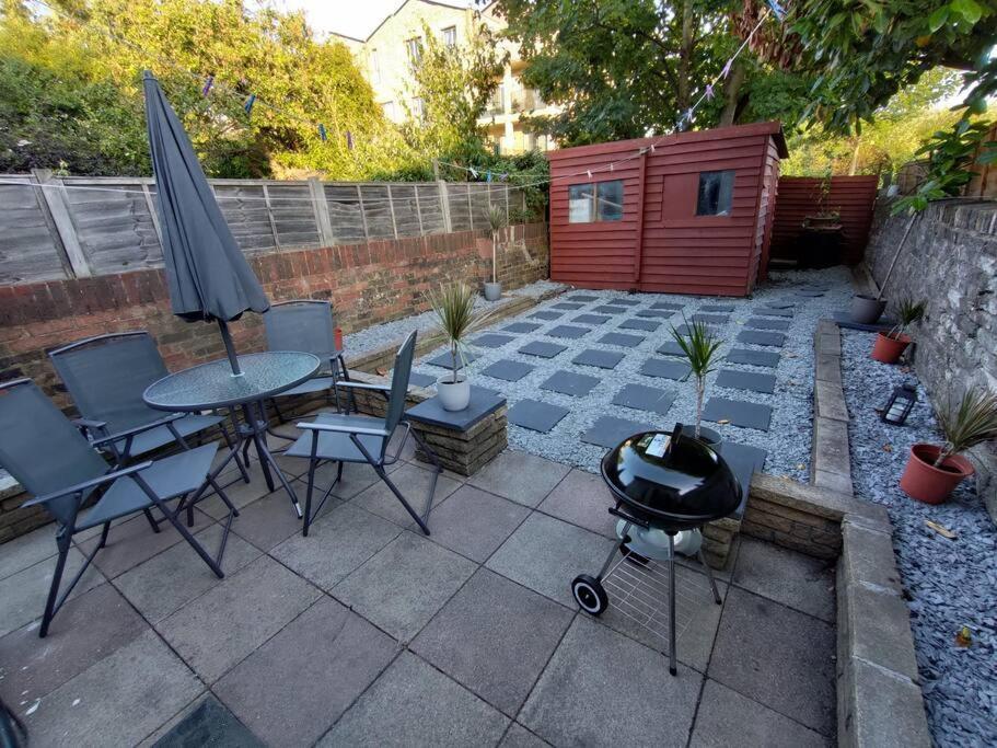 Edwardian 4 Bedrooms With 4 Bathrooms Townhouse, Next To Underground, Accommodates 10 People Londra Exterior foto