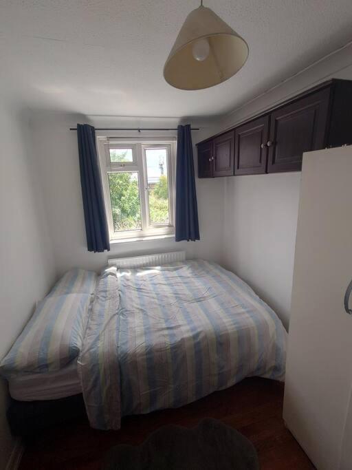 Edwardian 4 Bedrooms With 4 Bathrooms Townhouse, Next To Underground, Accommodates 10 People Londra Exterior foto